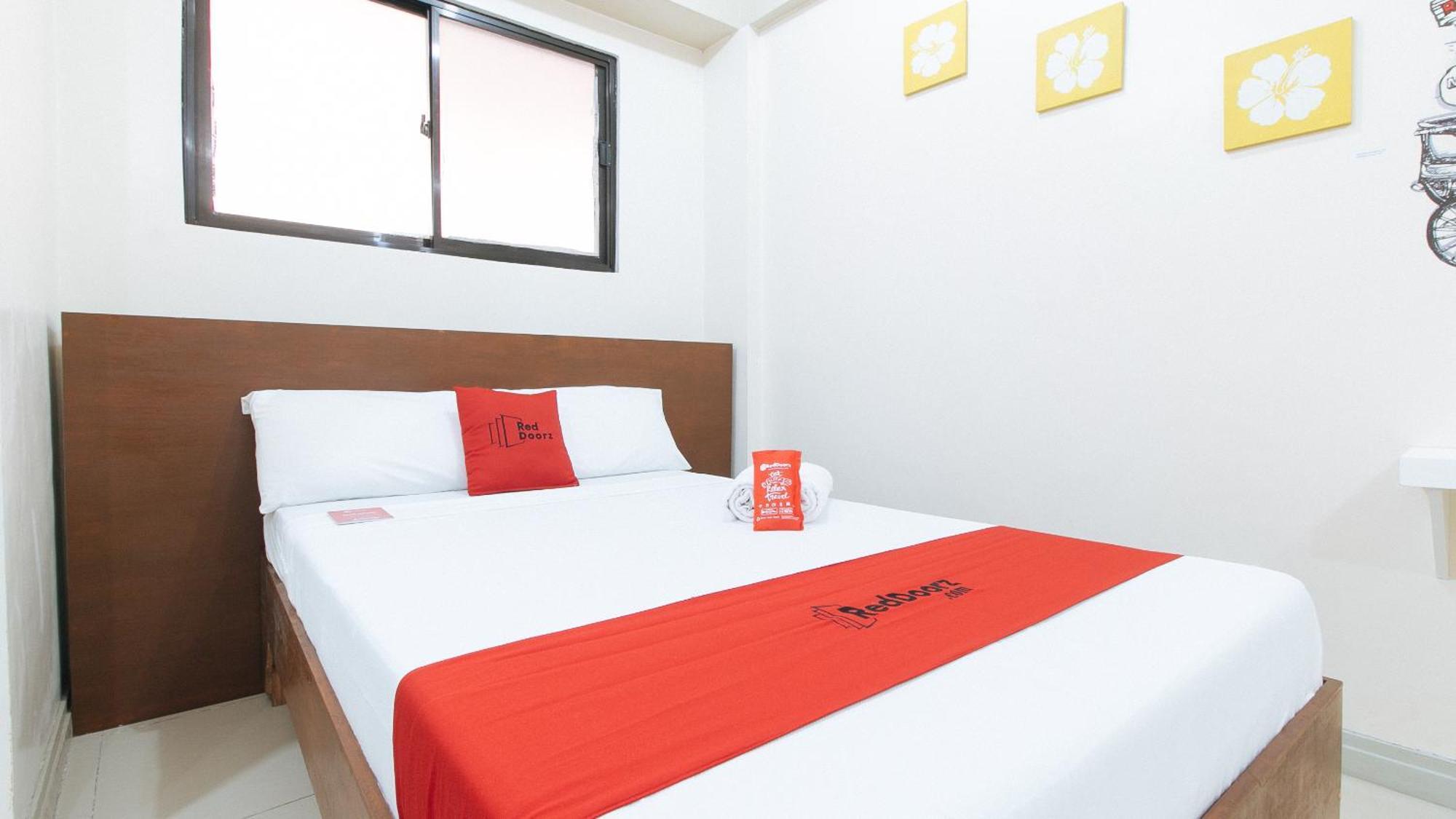 RedDoorz near Pasay Taft Otel Dış mekan fotoğraf