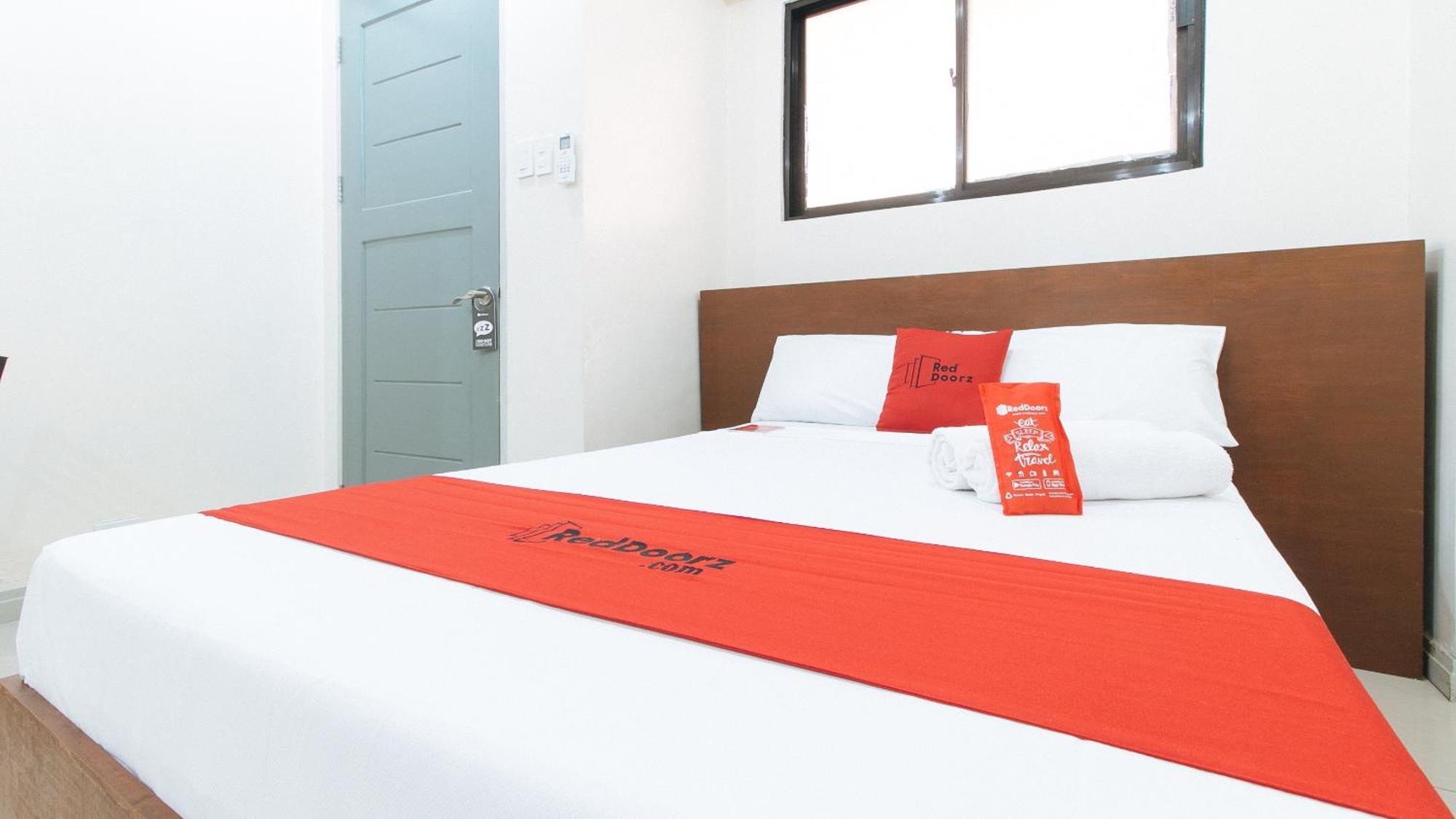 RedDoorz near Pasay Taft Otel Dış mekan fotoğraf