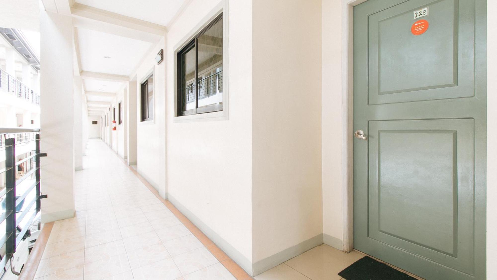 RedDoorz near Pasay Taft Otel Dış mekan fotoğraf
